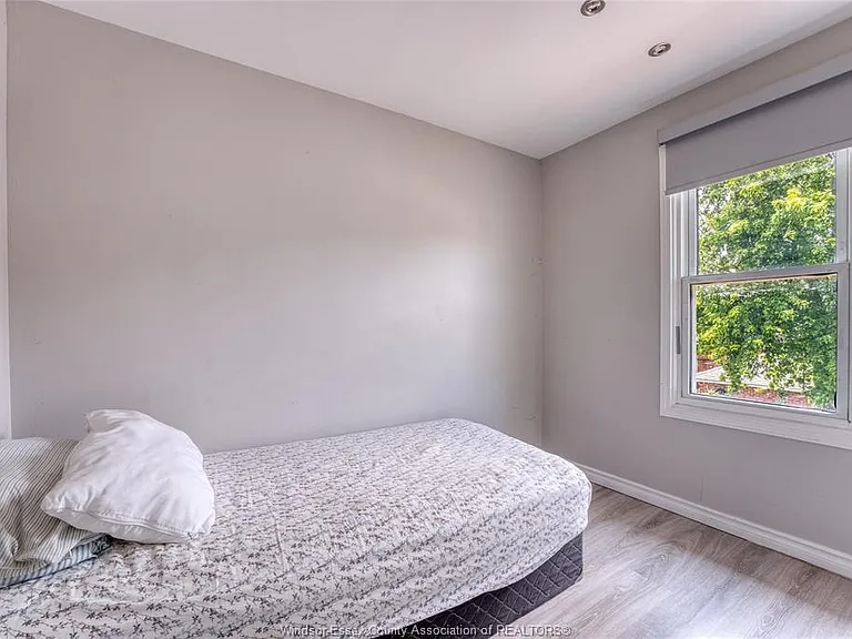 2309 Alexis Rd — Photo 40
