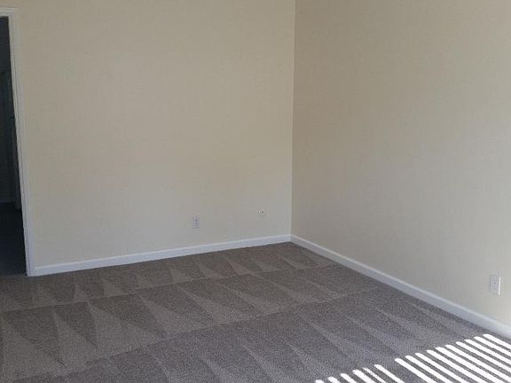 3rd image of 5013 Auburn Dr #A