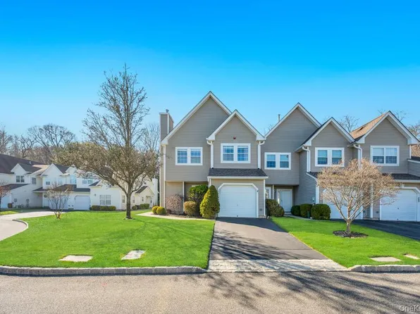 198 Erik Drive, East Setauket, NY 11733