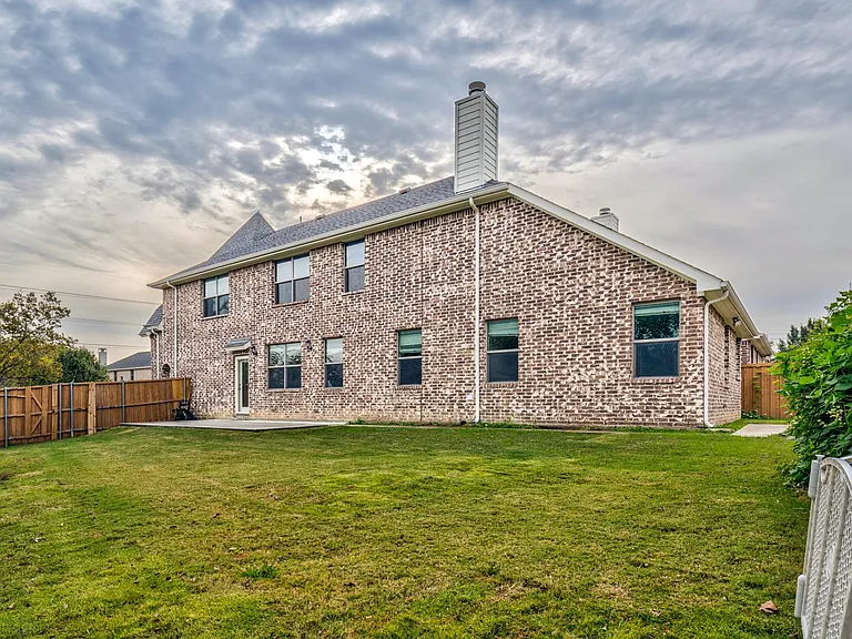725 Rembrandt Ct — Photo 40