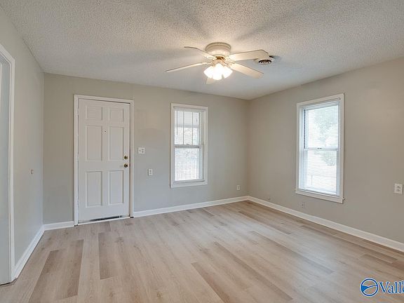 5th image of 2603 6th Ave SW