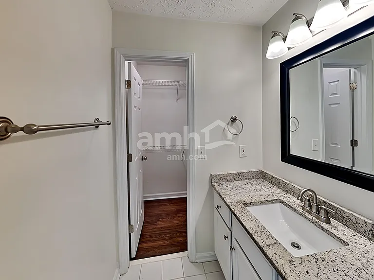 205 Daventry Way — Photo 11