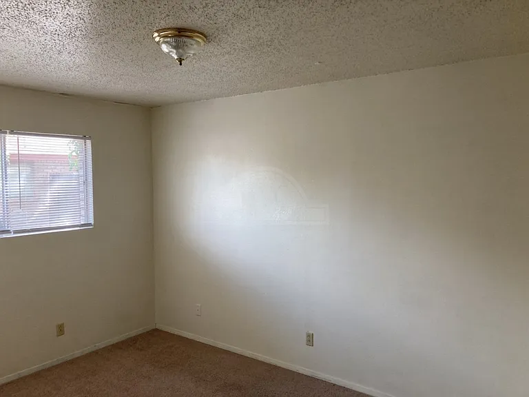 2103 Robert E Lee Dr — Photo 8