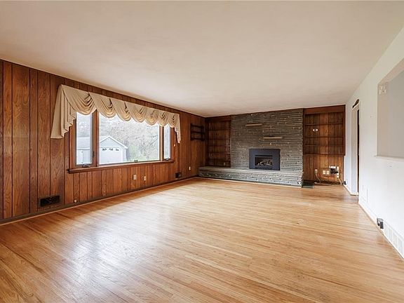 4th image of 61 Firestone Dr