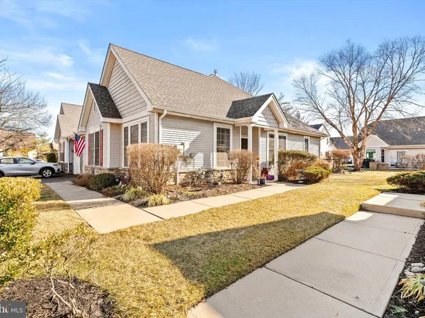 41 Burholme Dr, Hamilton, NJ 08691