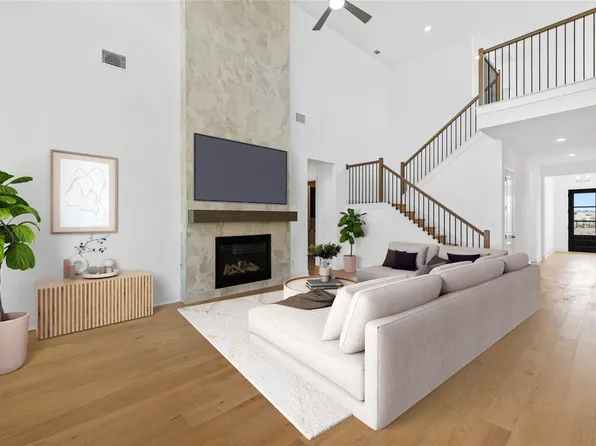 905 S Hemingway Loop, Liberty Hill, TX 78642