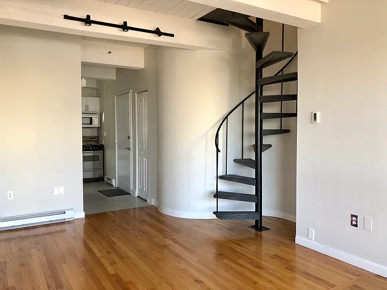 12 Stoneholm St #616 — Photo 5