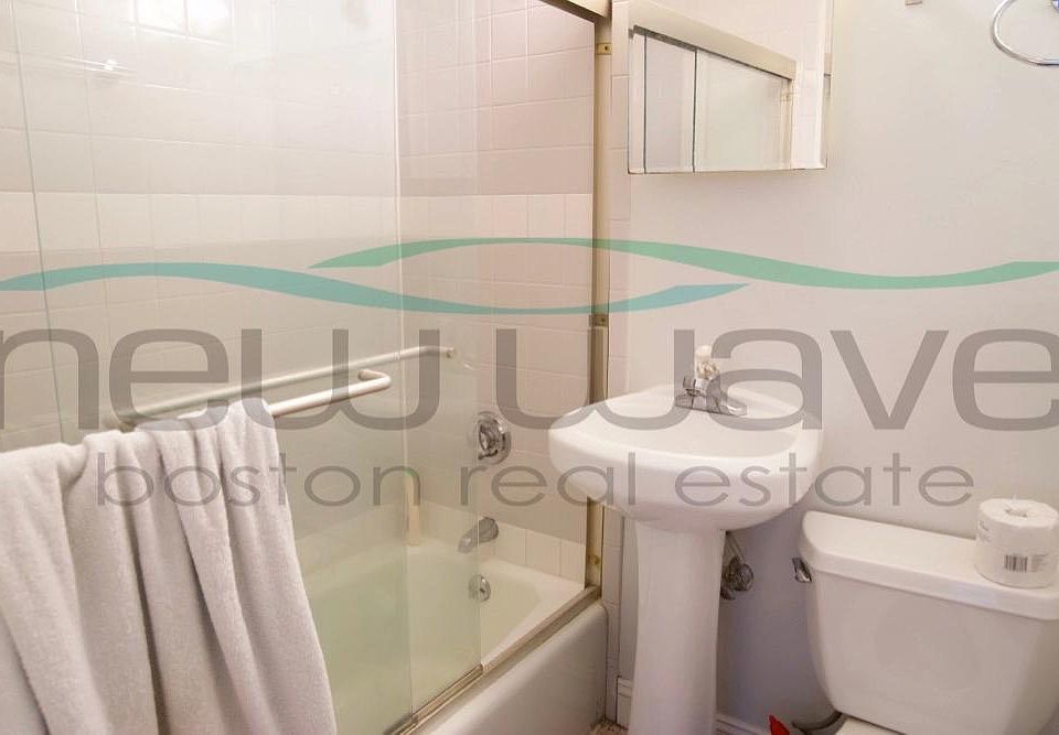 2nd image of 159 Saint Botolph St #5