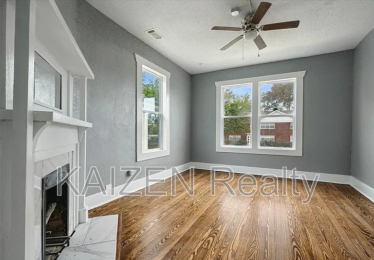 156 N Tucker St — Photo 7