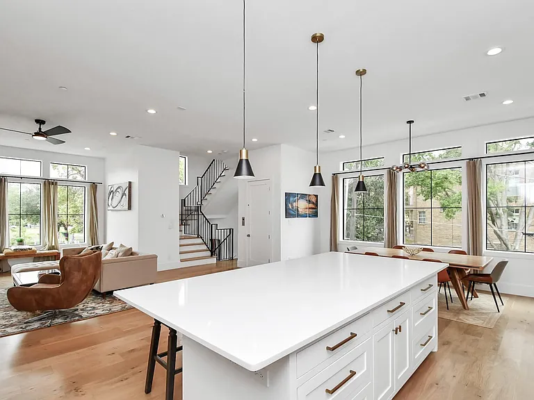2303 Yupon St — Photo 23