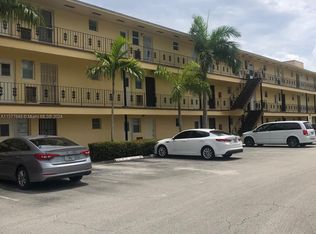 2880 NE 203rd St APT 33, Aventura, FL 33180