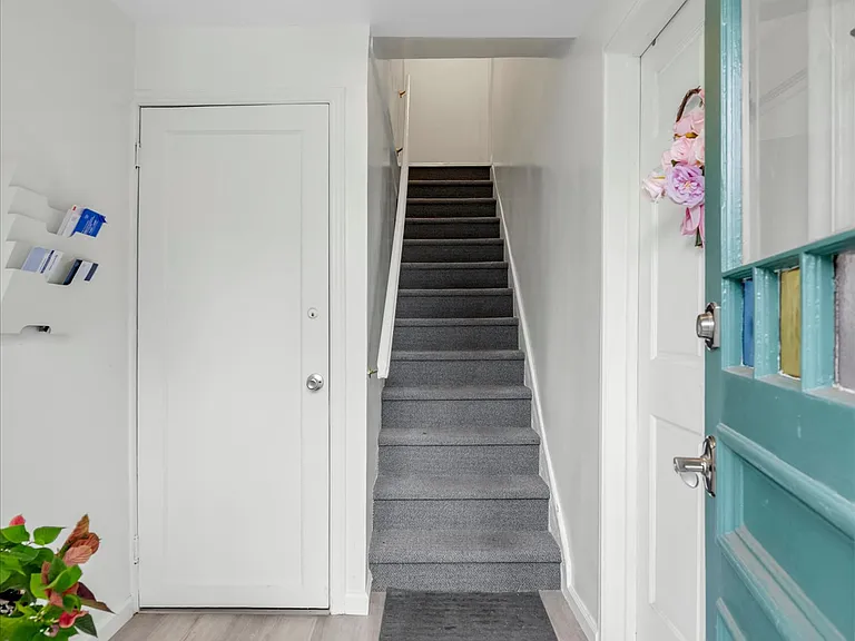 33 Central Dr #2 — Photo 12