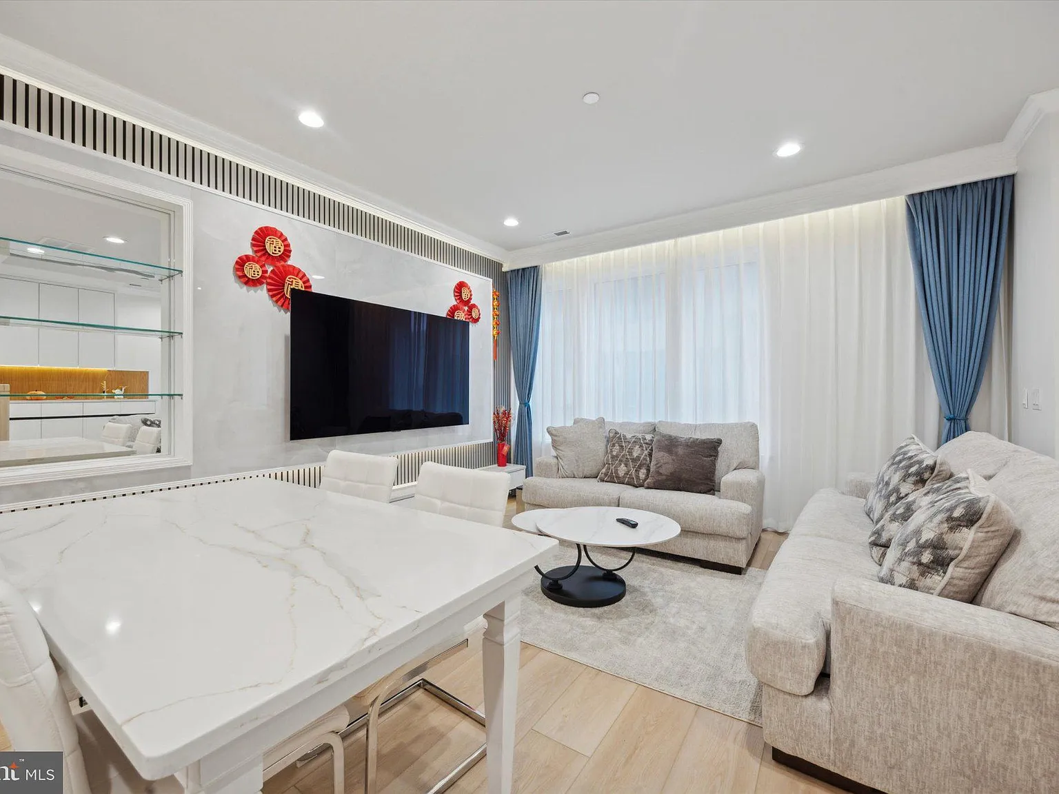 3 bed, 2.5 bath, 1500 sqft, $3,750 — Photo 2