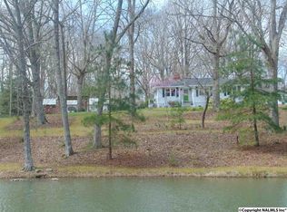 215 Borden Rd, Laceys Spring, AL 35754