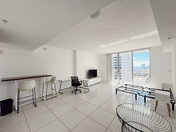 2nd image of 1750 N Bayshore Dr #2708