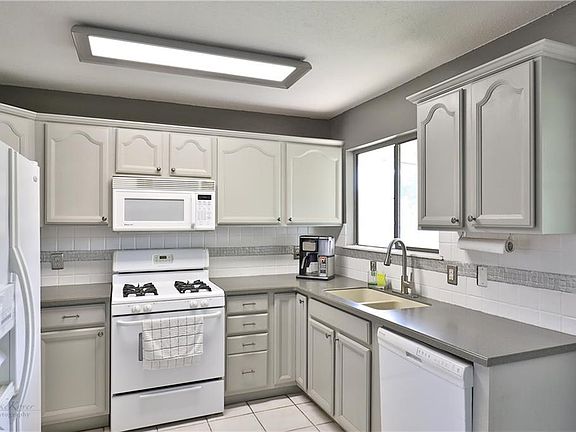 4th image of 849 Chanticleers Ln