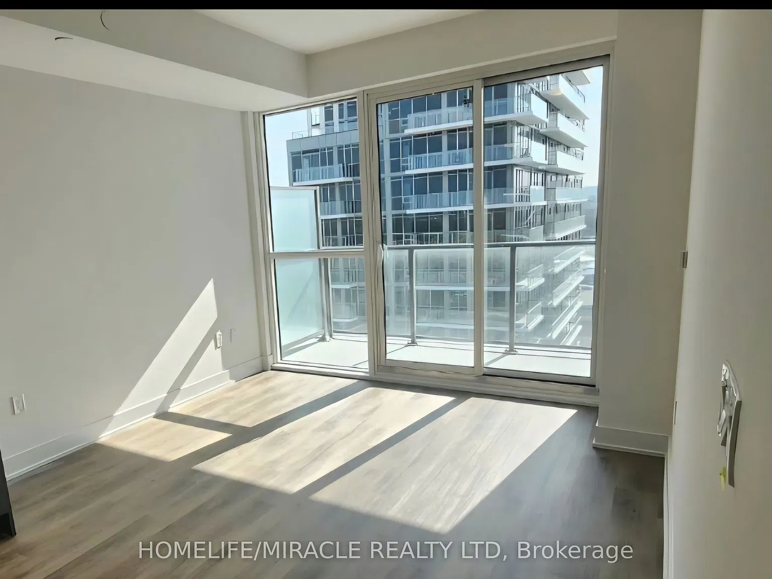 The Millhouse Condominiums — Photo 4