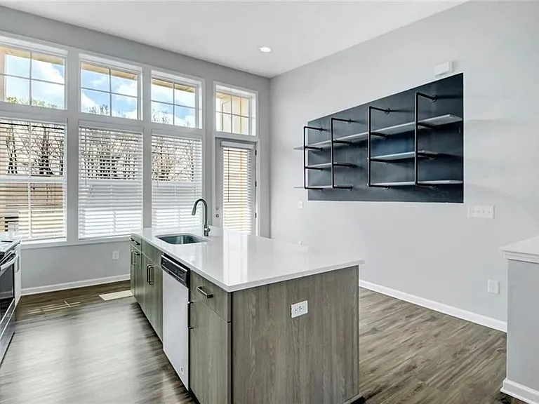 900 Brees Ct — Photo 11