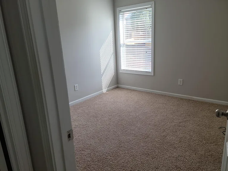 6075 Bentley Way — Photo 9