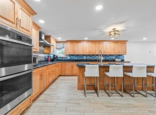 43 Lynnfield St, Peabody, MA 01960