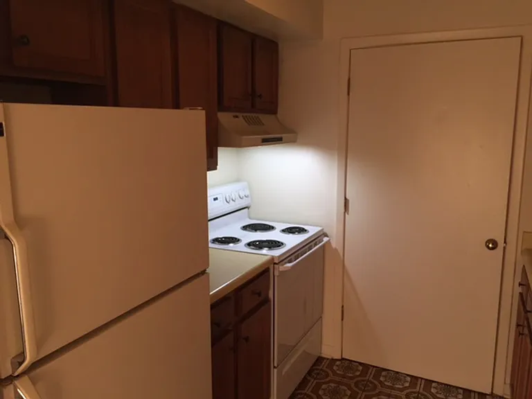 415 Laurel Ave W — Photo 16