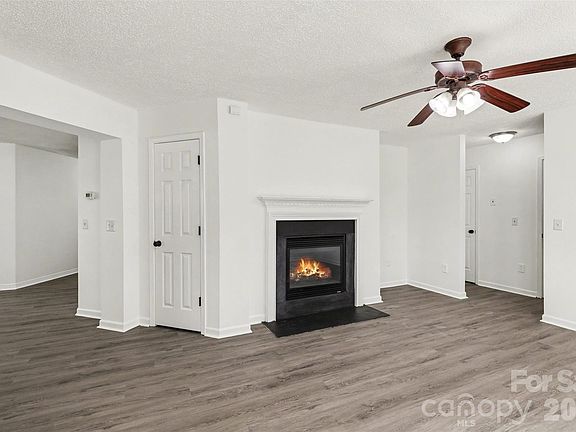 5th image of 4407 Devonhill Ln