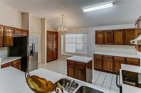 5th image of 5901 Longo Dr