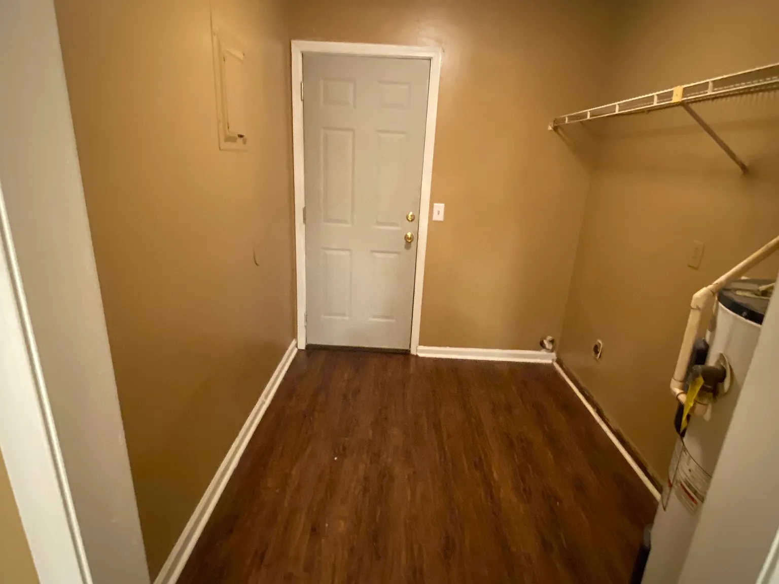 2 bed, 1.5 bath, 1200 sqft, $1,100 — Photo 4