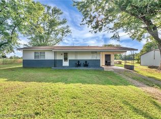 104922 S 4620th Rd, Sallisaw, OK 74955