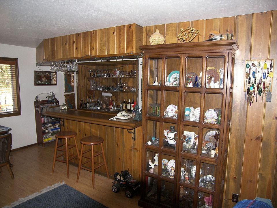 2nd image of 1203 Yosemite Dr