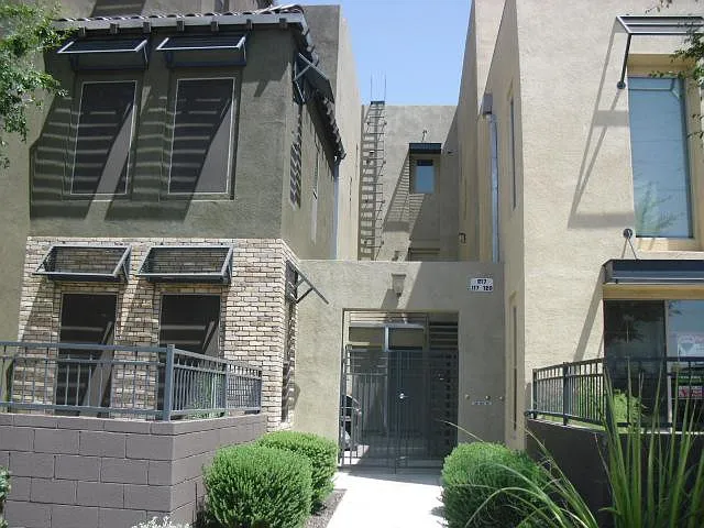 615 E Portland St — Photo 1