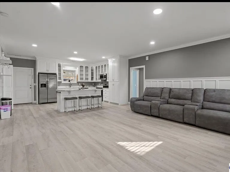 528 Azalea Dr — Photo 3