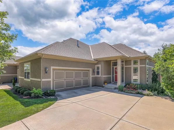 24525 W 110th St, Olathe, KS 66061