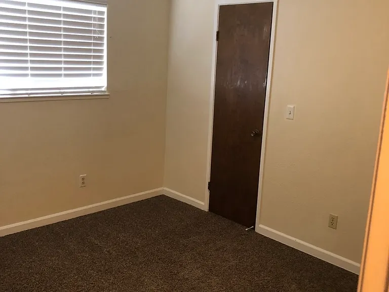 3208 Nightingale Dr — Photo 10