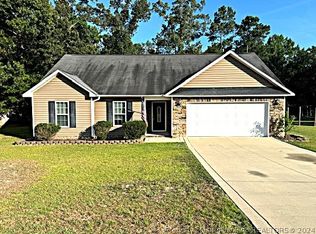 323 Hunters Creek Dr, Raeford, NC 28376
