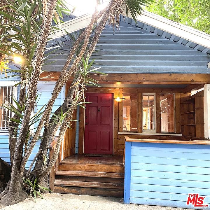 1st image of 1200 N Las Palmas Ave