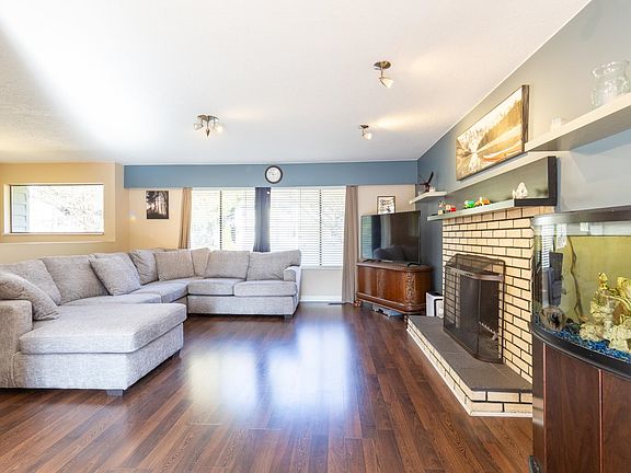 4th image of 32344 Mallard Pl