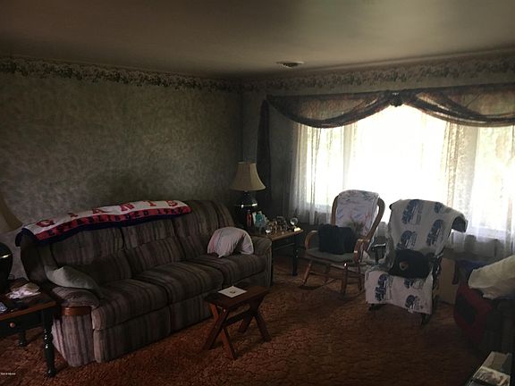 4th image of 1412 Pine Crest Dr S