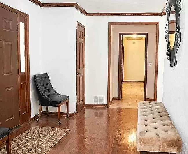 4 bed, 3.5 bath, 3830 sqft, $2,750 — Photo 2