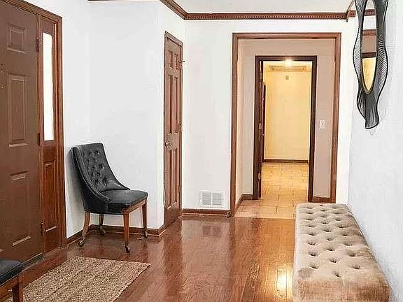 2nd image of 5262 Kurt Ln SW