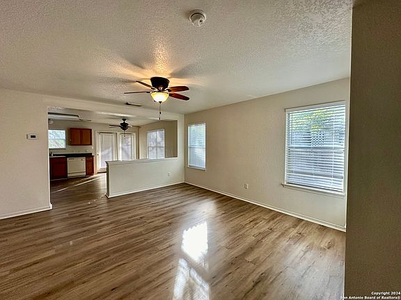3rd image of 330 AGENCY OAKS