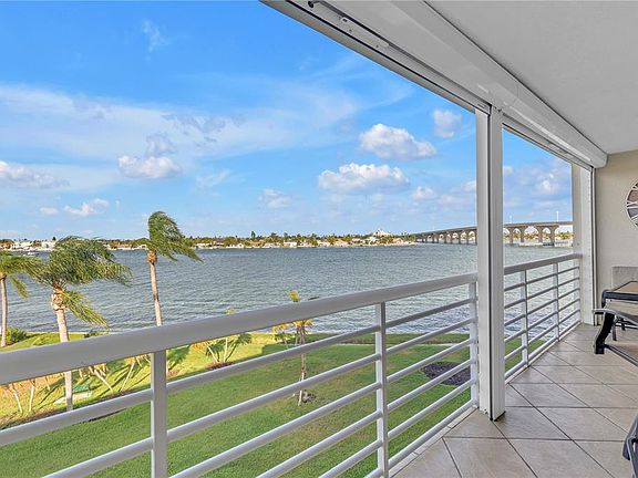 3rd image of 6001 BAHIA DEL MAR CIRCLE #428