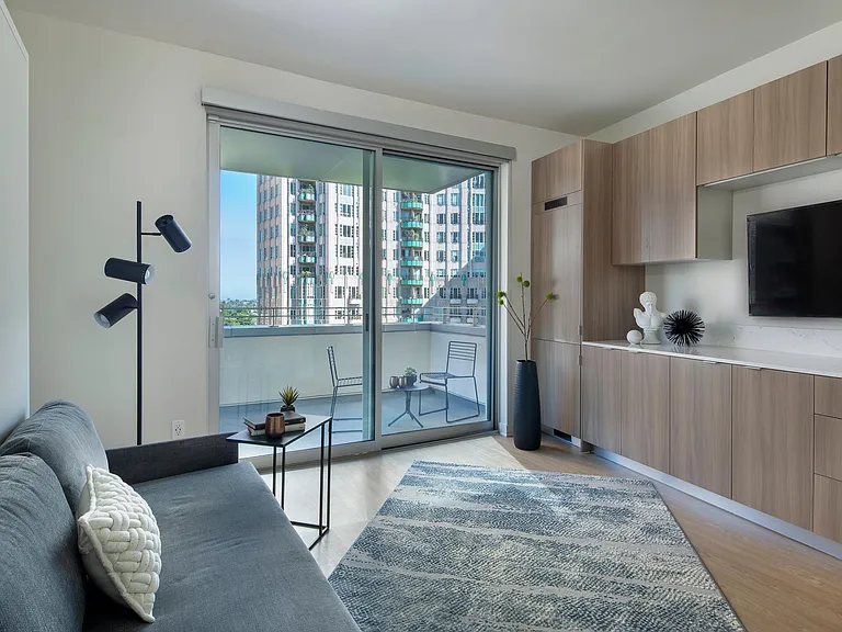 10599 Wilshire Blvd — Photo 20