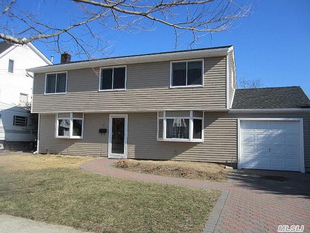 1st image of 3 Franklin Pl