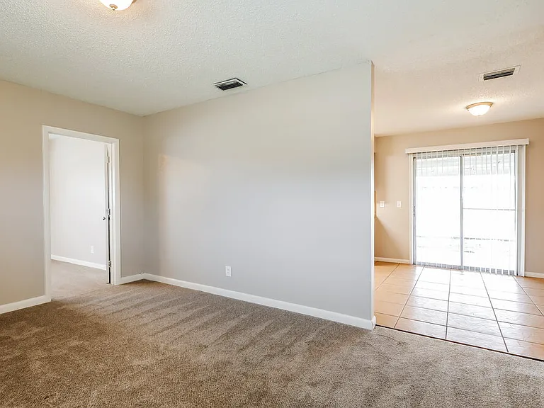 5664 Hillman Dr — Photo 7