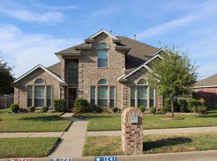 1241 Kensington Dr, Desoto, TX 75115