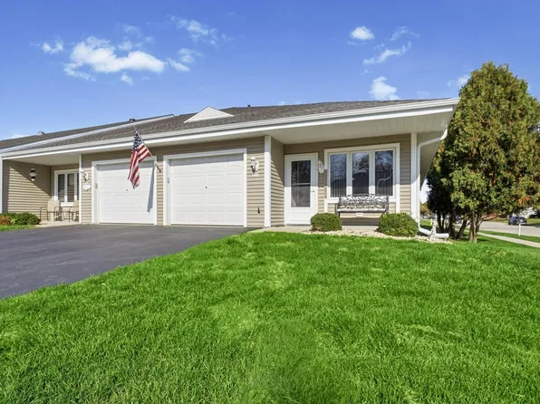 130 Oconomowoc SQUARE, Oconomowoc, WI 53066