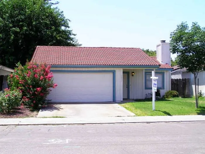 3637 Almeria Dr photo 1