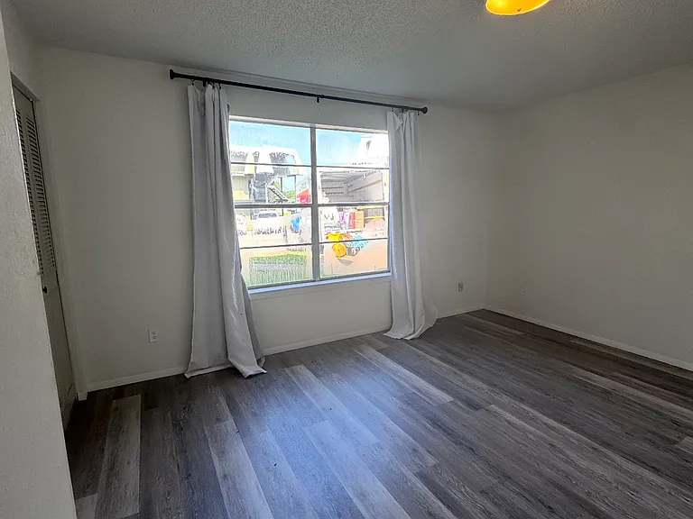 Riverbend Dr — Photo 18