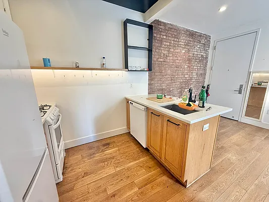 Rented by ERNY LLC | media 5